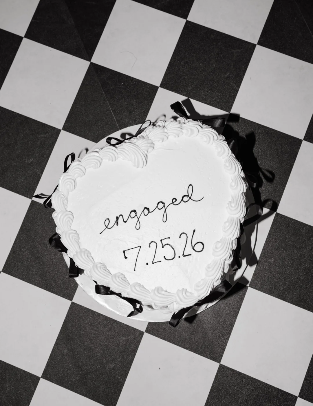 ENGAGEMENT PARTY MOMENT
